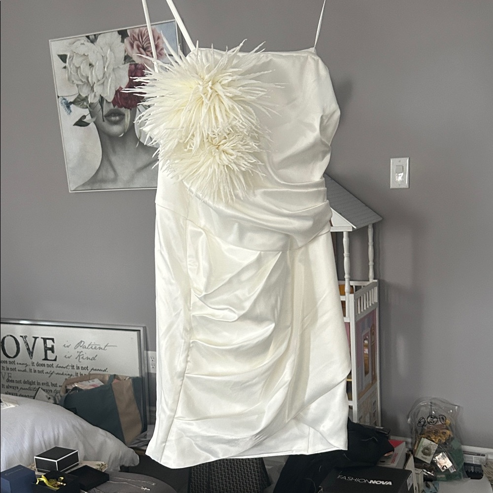 Brand New AKIRA Elegant White Feather-Embellished Dress small club party